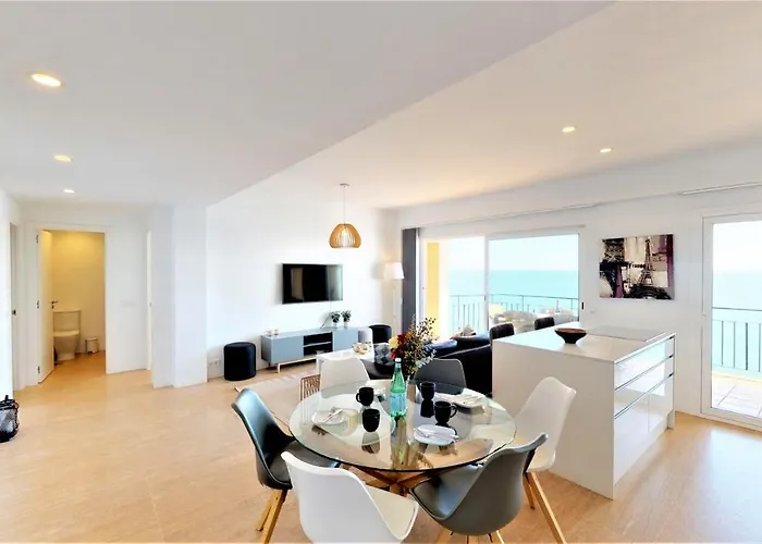 Olimpo - Beachfront Newly Renovated Apartman