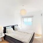 شقة Olimpo - Beachfront Newly Renovated فوينخيرولا